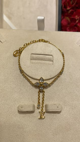 Louis Vuitton LV full diamond floral small chain tassel gold bracelet-3729